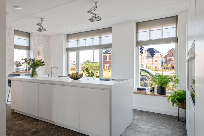 strakke witte designkeuken