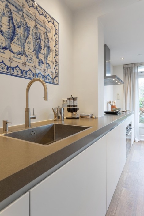 luxe wasbak in designkeuken