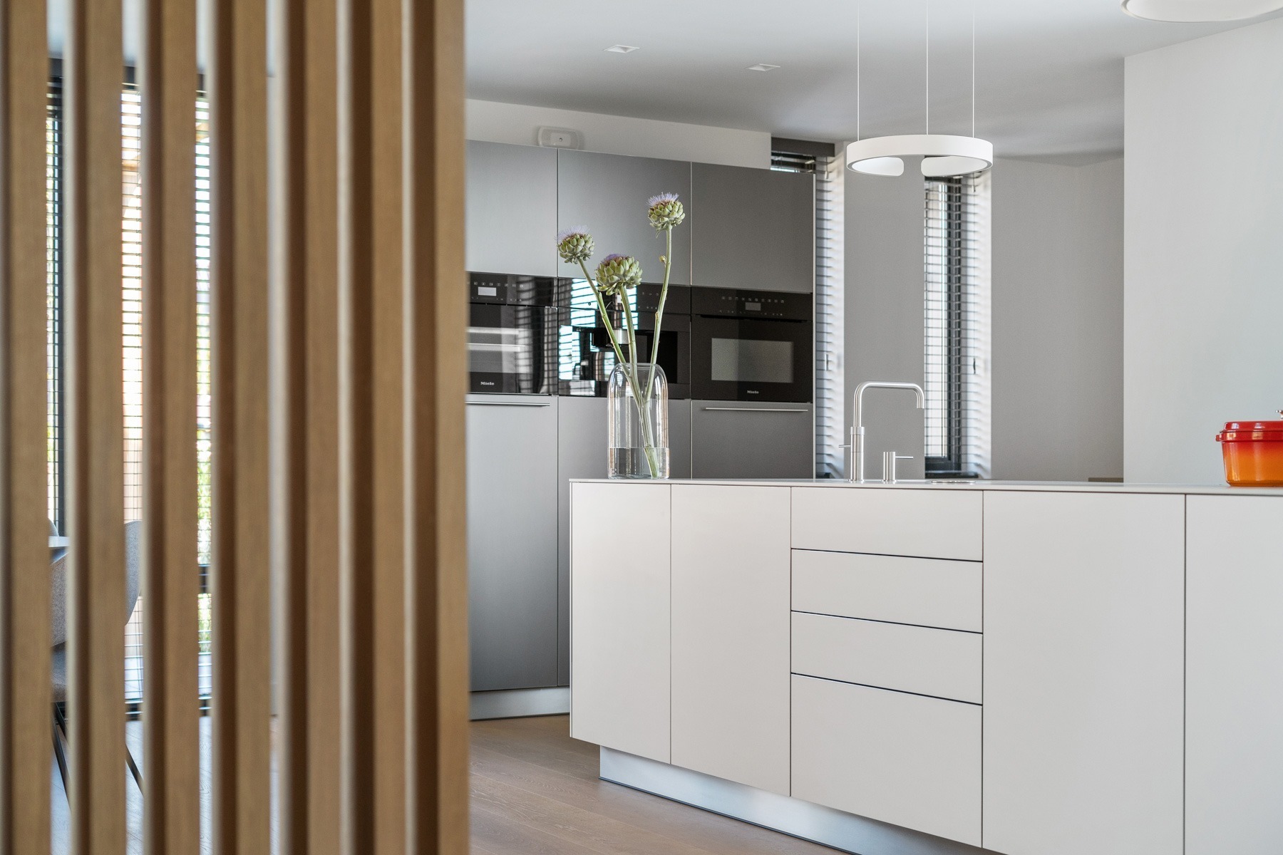Strakke keuken | Stadshaege Keukendesign