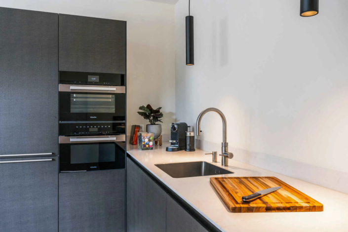 Keuken in Amersfoort: Marit en Mathieu's moderne keuken met maatwerk van bulthaup